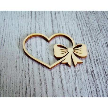 Noeud 1071 avec un coeur une découpe en bois pour vos création